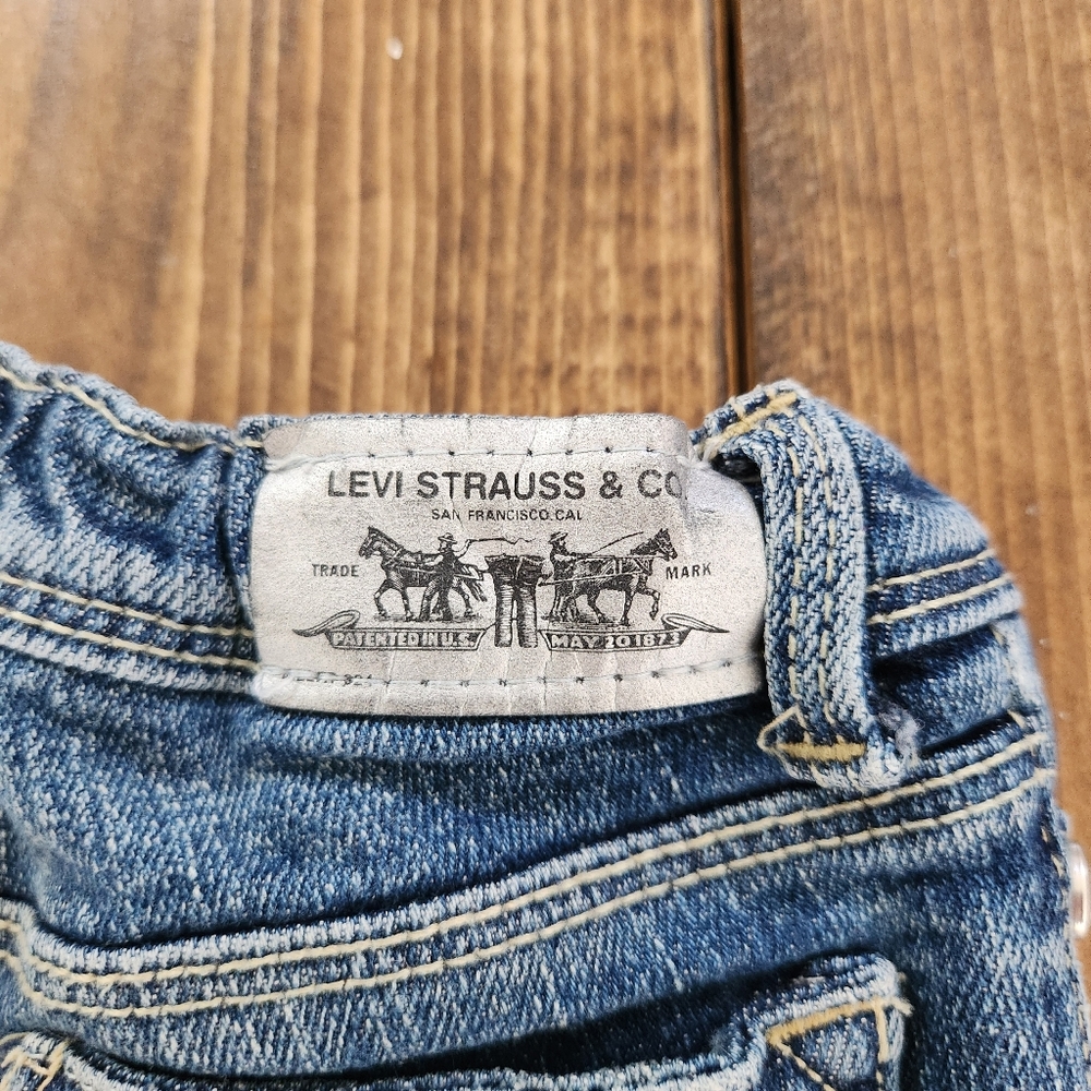 Levi’s Little Girls Blue Wash Jeans | Size 4 - Picture 8 of 9